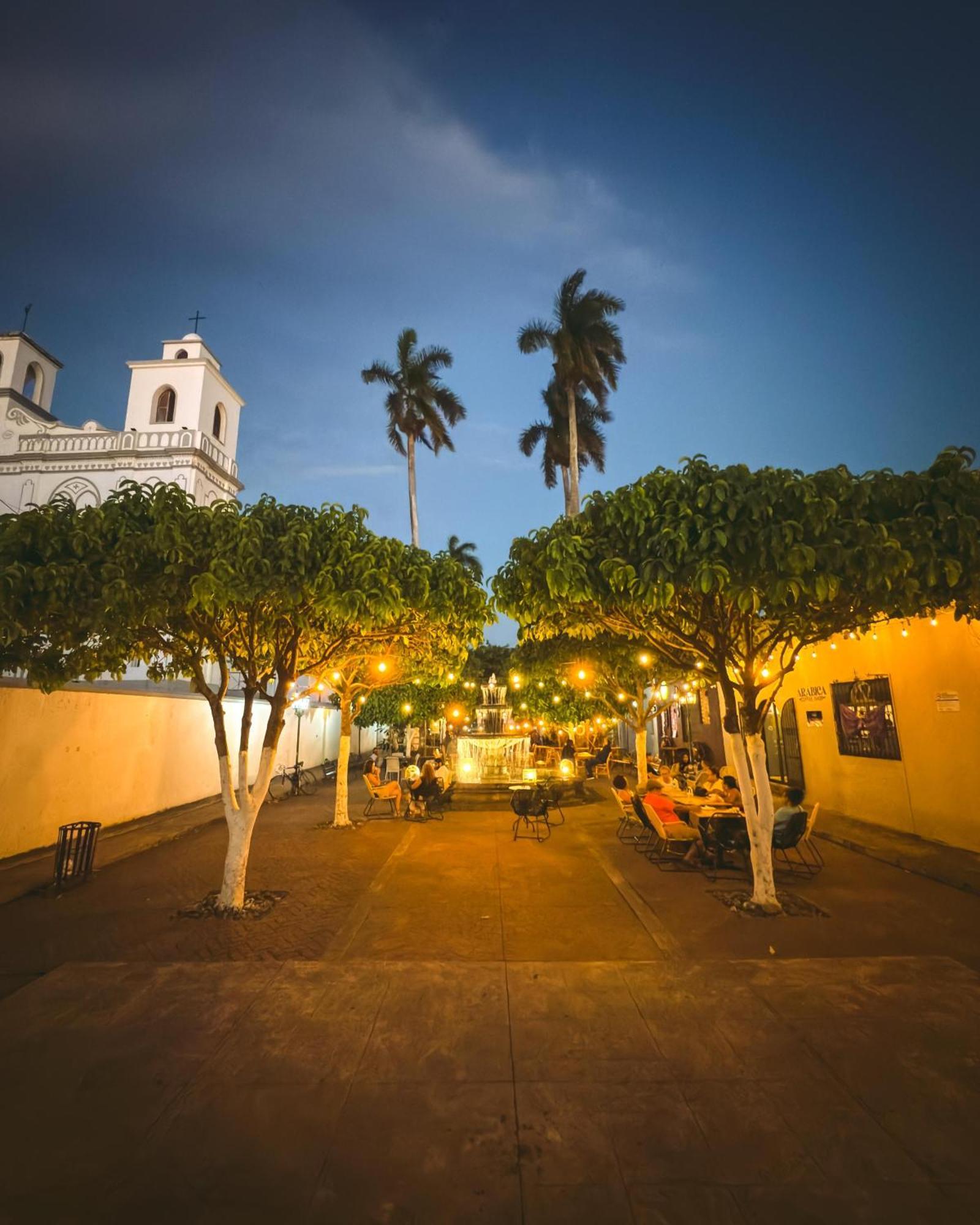 La Casa De Mamapan Hotel Colonial Ahuachapán מראה חיצוני תמונה